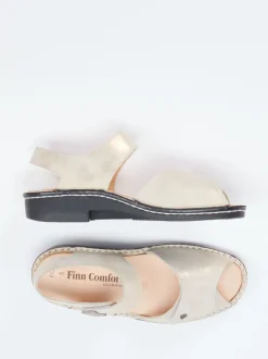 Finn Comfort – Komfortsandale aus Metallicleder champagner