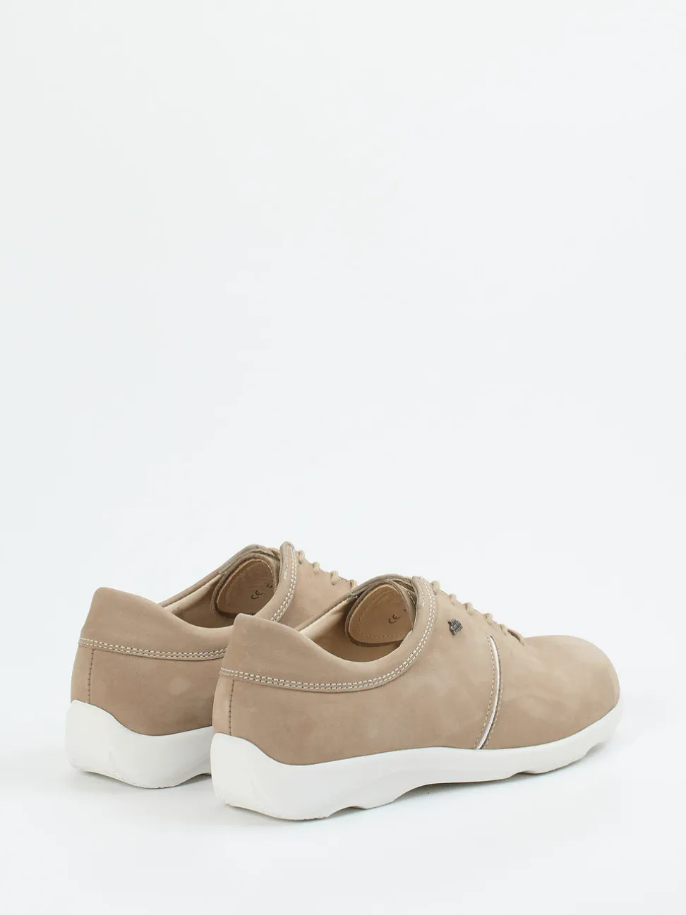 Finn Comfort – Komfort-Schnürschuh aus Nubukleder Beige