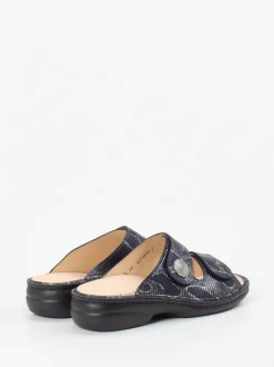 Finn Comfort – Pantolette aus geprägtem Leder Dunkelblau