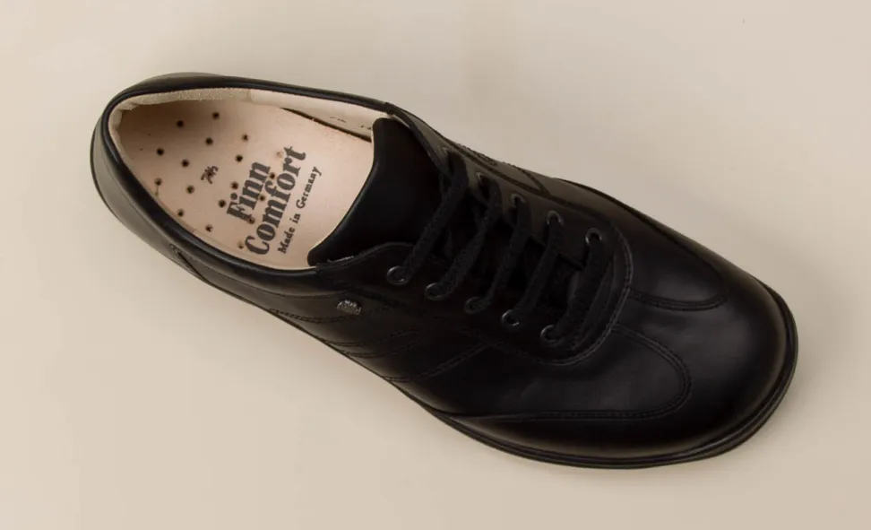 Finn Comfort – Schnürschuh aus Kalbleder schwarz