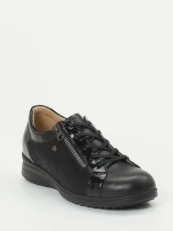 Finn Comfort – Schnürschuh aus Lackleder Schwarz