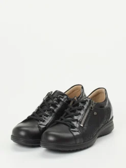 Finn Comfort – Schnürschuh aus Lackleder Schwarz