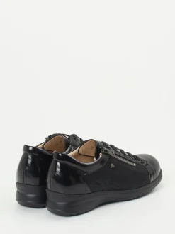 Finn Comfort – Schnürschuh aus Lackleder Schwarz