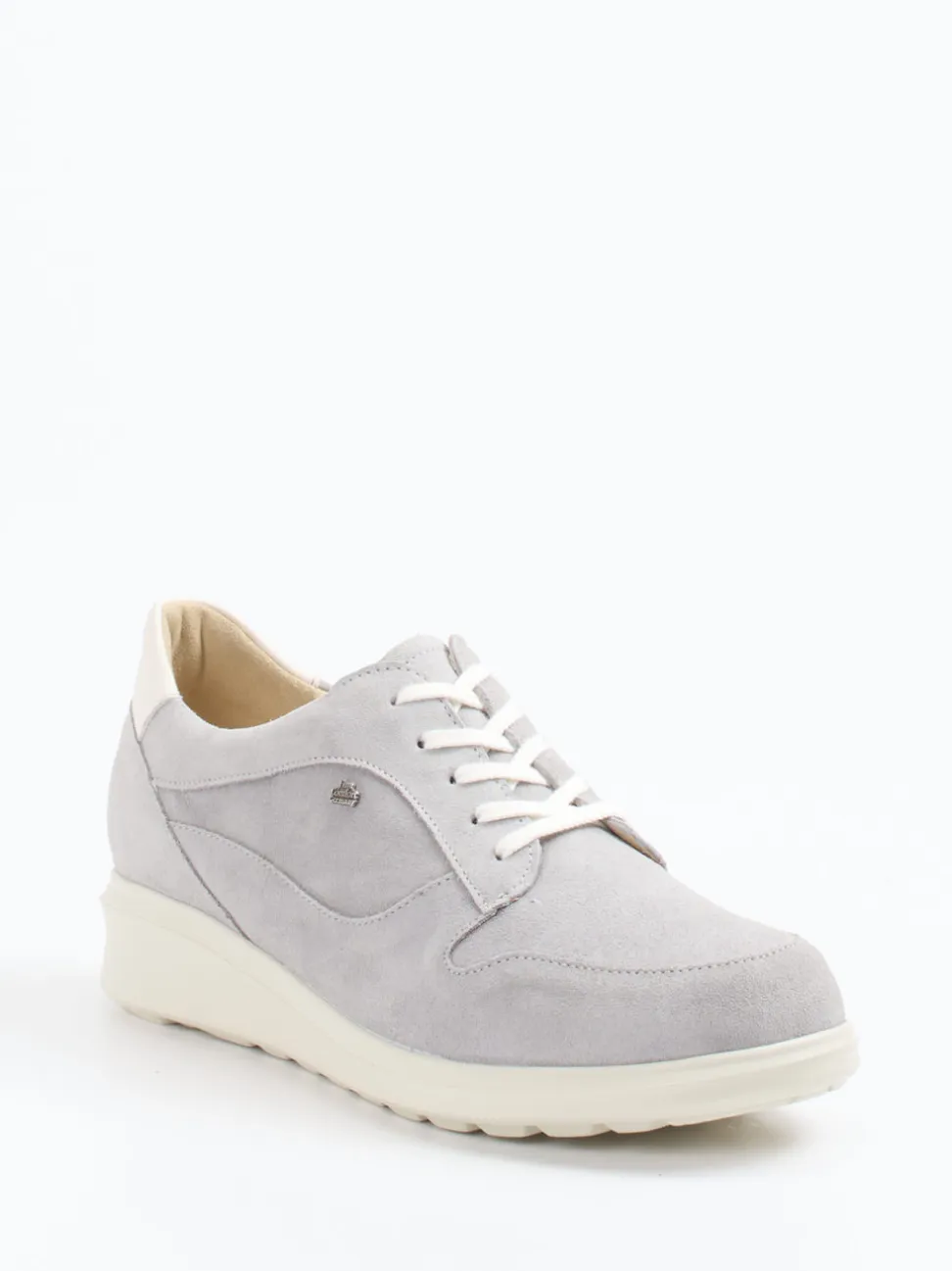 Finn Comfort – Schnürschuh aus Veloursleder hellgrau