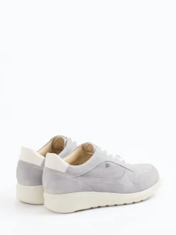 Finn Comfort – Schnürschuh aus Veloursleder hellgrau