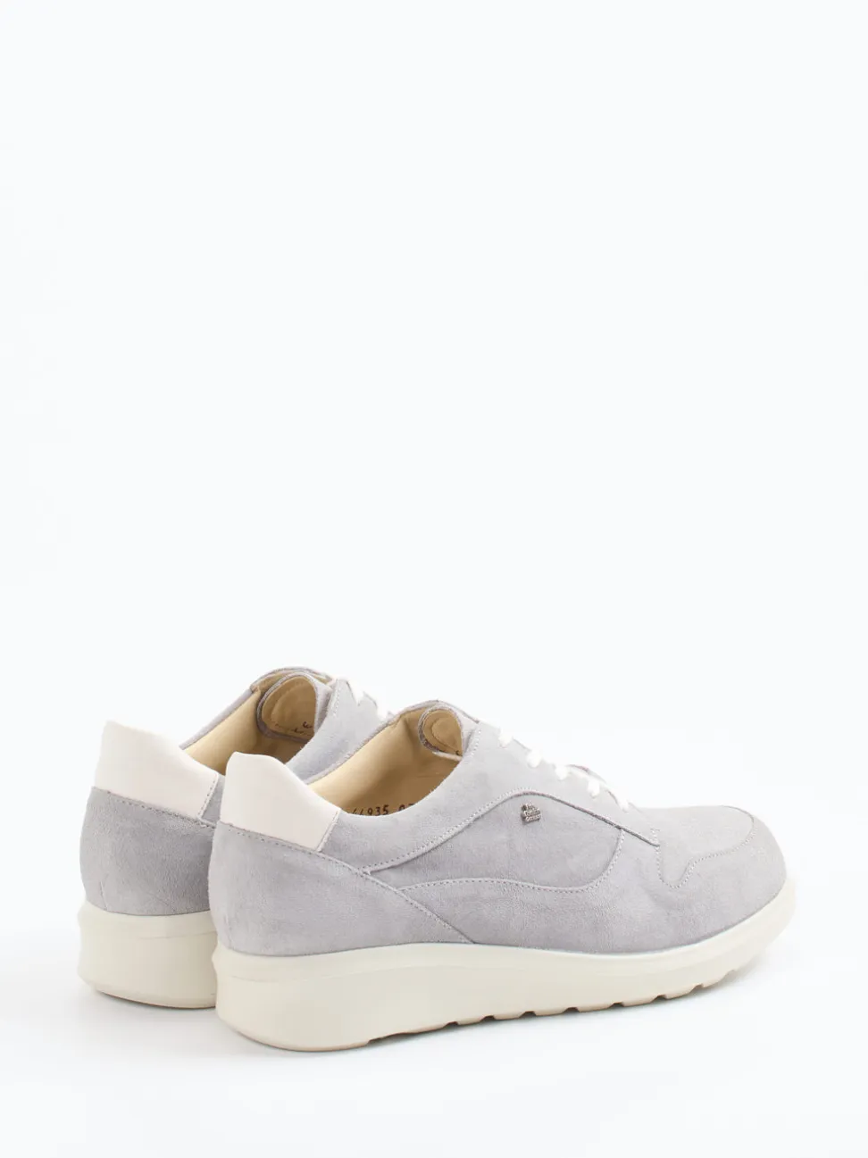 Finn Comfort – Schnürschuh aus Veloursleder hellgrau