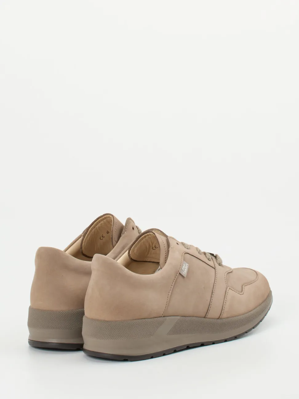 Finn Comfort – Schnürschuh aus Nubukleder Sandbeige