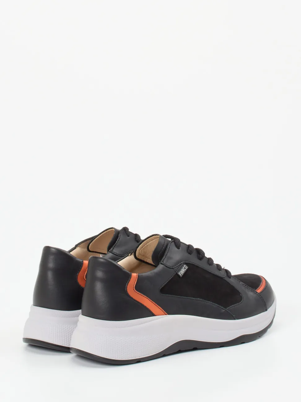 Finn Comfort – Sneaker aus Kalbleder mit Nubukdetails