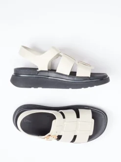 FitFlop – Fisherman-Sandalen aus Lackleder Beige
