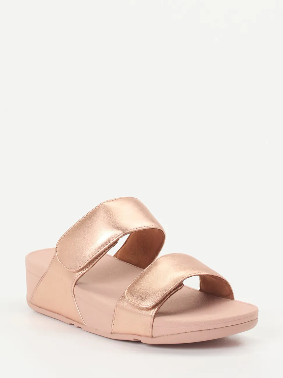 FitFlop – Sandalen aus Metallicleder in Roségold