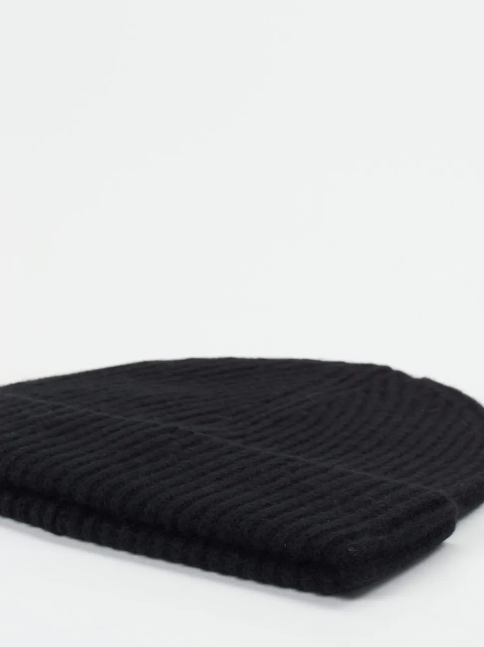 FLONA – Beanie aus Kaschmir Schwarz