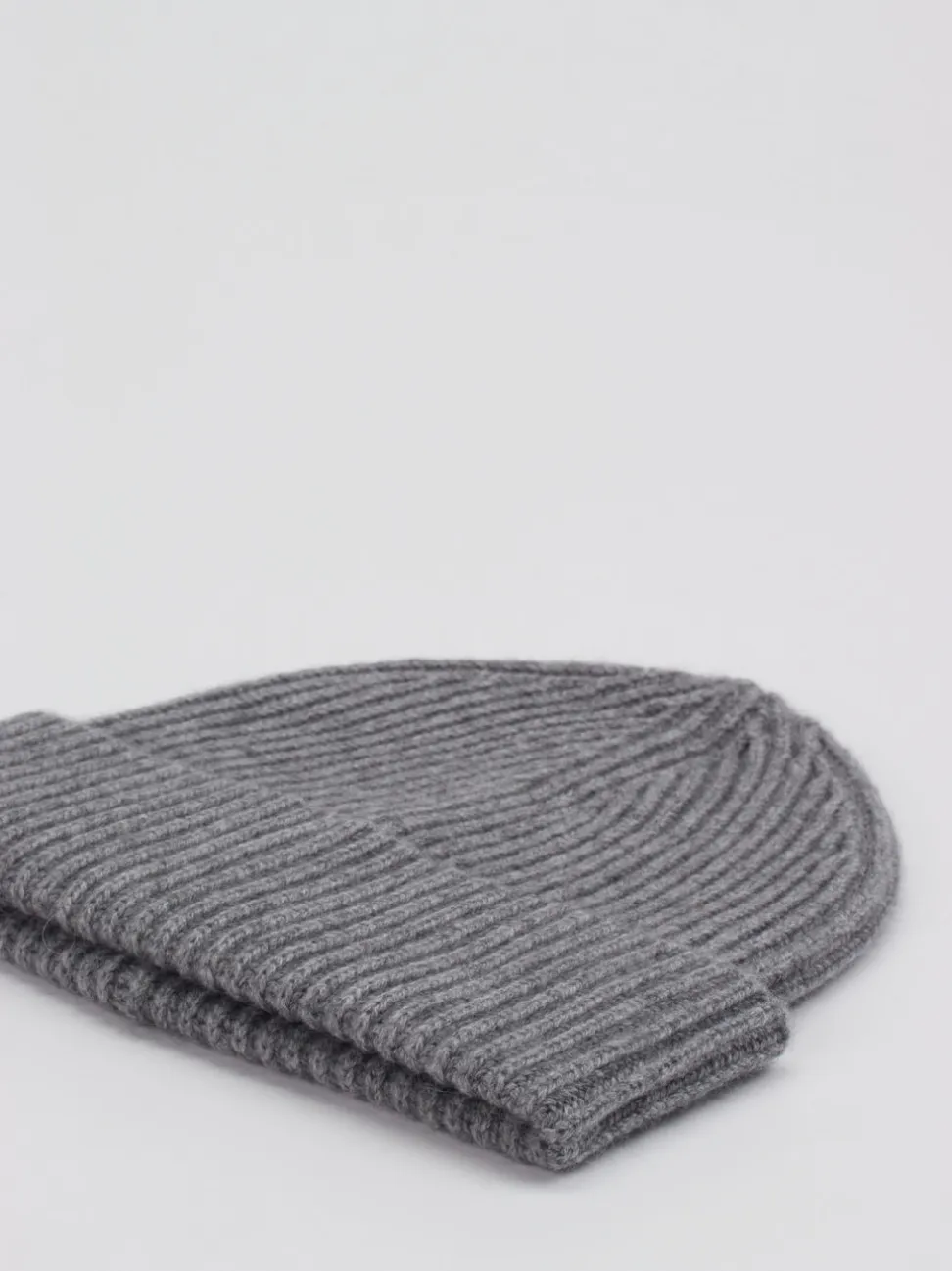 FLONA – Strickmütze aus Kaschmir in Grau