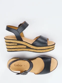 Gabor – Keilsandalette aus Lammleder Schwarz