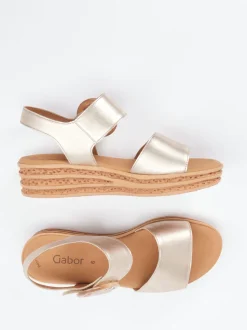Gabor – Keilsandalette aus Metallicleder goldfarben
