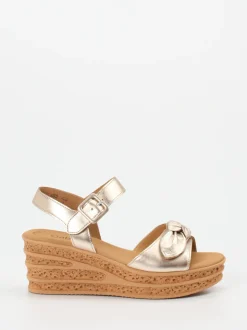 Gabor – Keilsandalette aus Metallicleder goldfarben