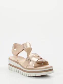 Gabor – Keilsandalette aus Metallicleder in Roségold