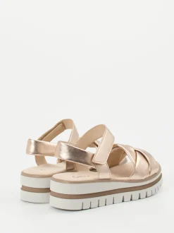 Gabor – Keilsandalette aus Metallicleder in Roségold