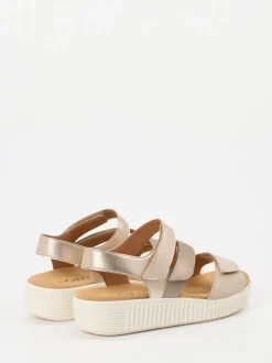 Gabor – Komfortsandalen aus Metallicleder Champagner