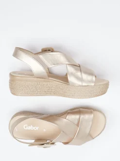 Gabor – Plateausandalen aus Metallicleder gold
