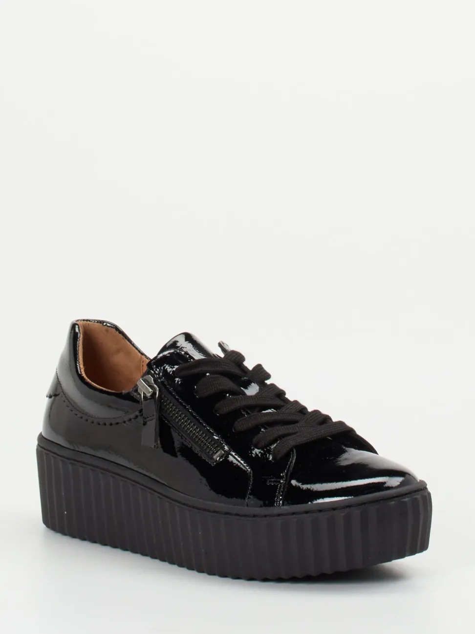 Gabor – Plateau-Sneaker aus Lackleder Schwarz