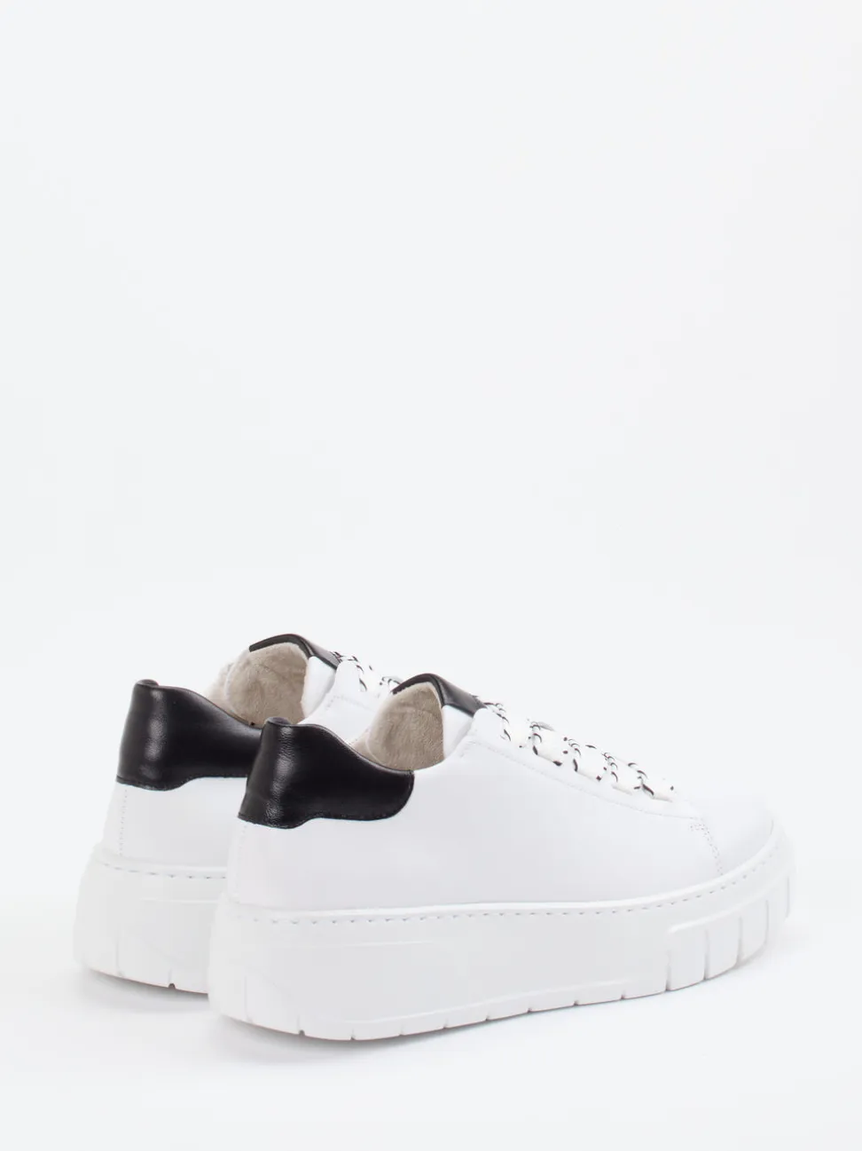 Gabor – Plateau-Sneaker aus Kalbleder weiß