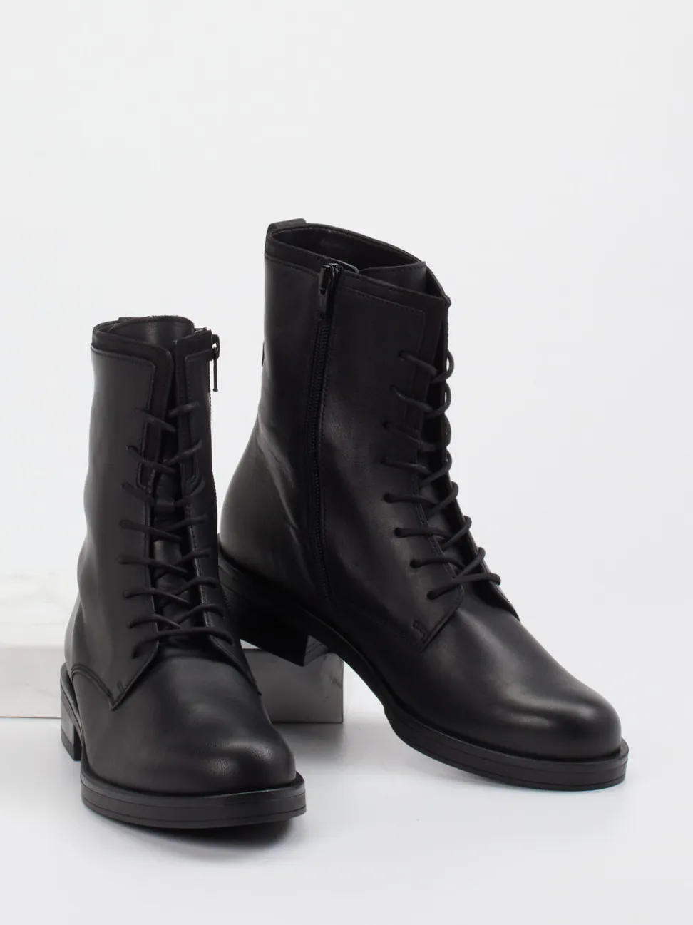 Gabor – Schnürboots aus Kalbleder schwarz