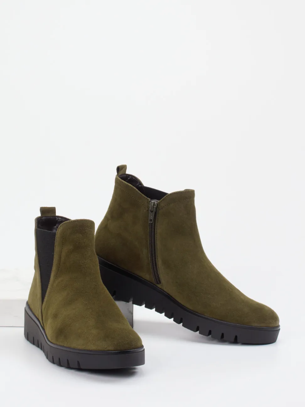 Gabor Comfort – Chelsea Boots aus Veloursleder olivgrün