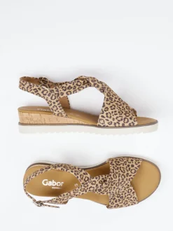 Gabor Comfort – Keilsandalette aus Leder im Leoprint