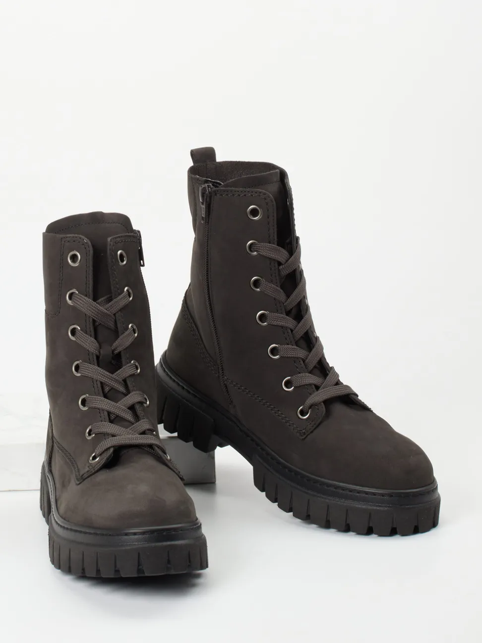 Gabor Comfort – Schnürboots aus Nubukleder grau