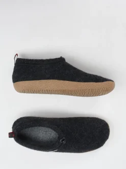 Giesswein – Hüttenschuhe aus Wollfilz Anthrazit