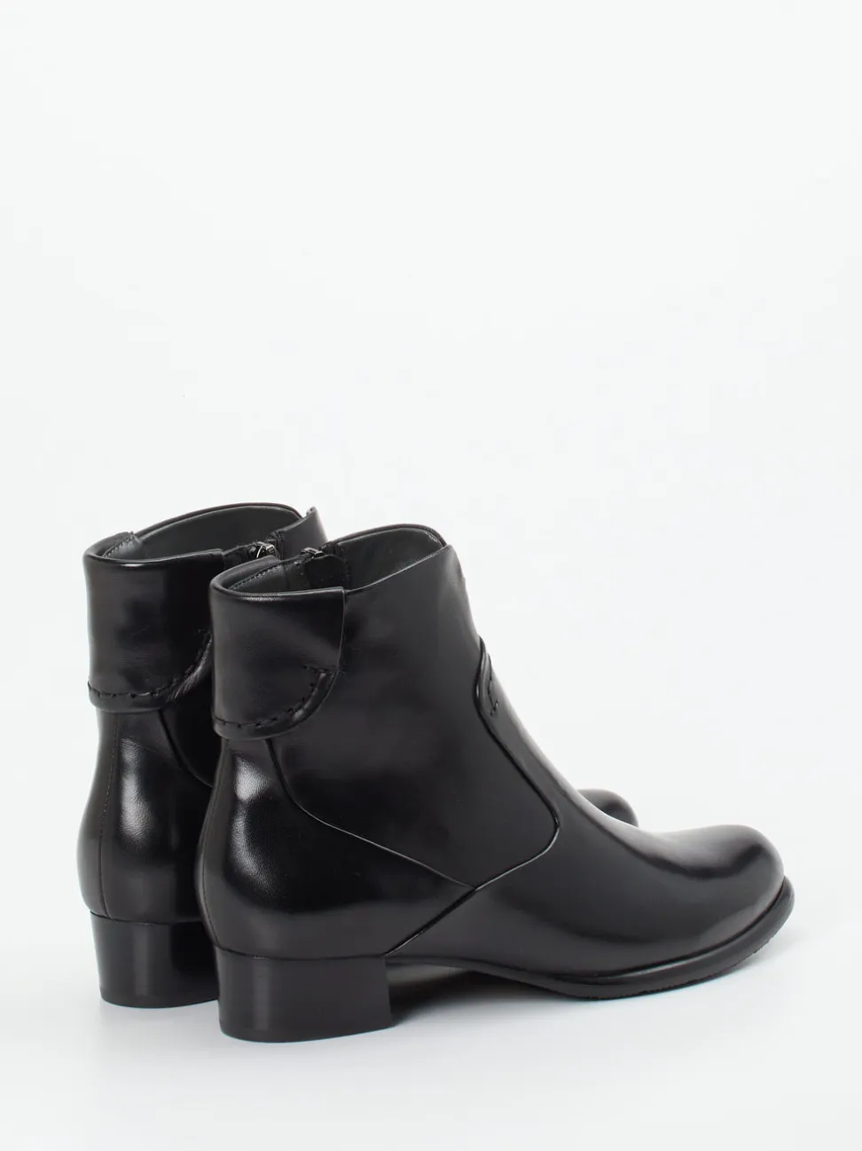 Ginger & Glove – Ankle Boots aus Lammleder schwarz