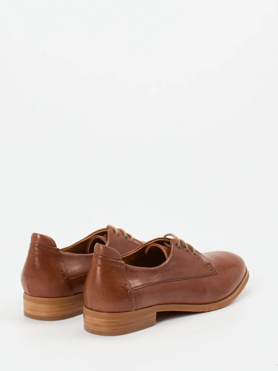 Ginger & Glove – Derby-Schnürschuh aus Lammleder Cognac