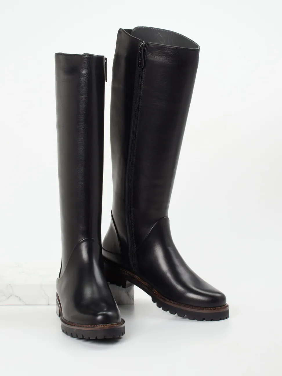 Ginger & Glove – Kniehohe Stiefel aus Lammleder schwarz