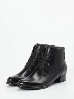 Ginger & Glove – Schnür-Boots aus Lammleder Schwarz