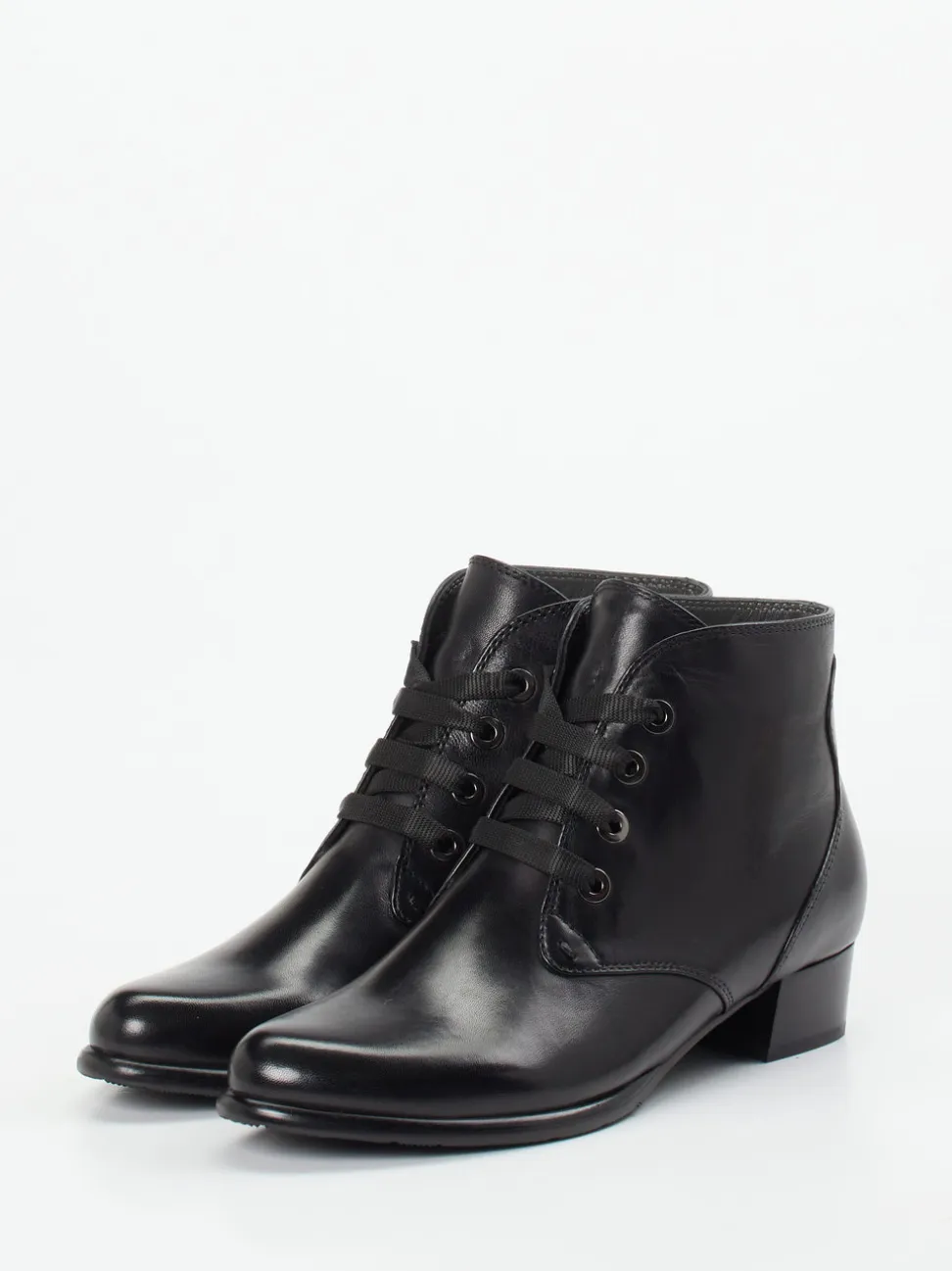 Ginger & Glove – Schnür-Boots aus Lammleder Schwarz