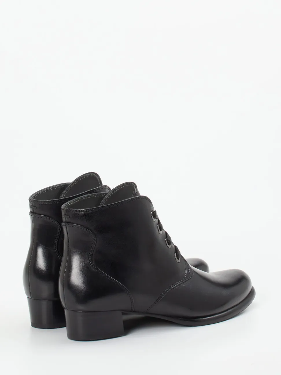 Ginger & Glove – Schnür-Boots aus Lammleder Schwarz