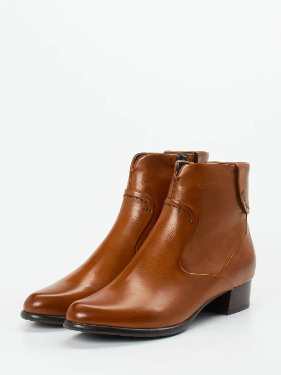 Ginger & Glove – Stiefelette aus Kalbleder cognacbraun