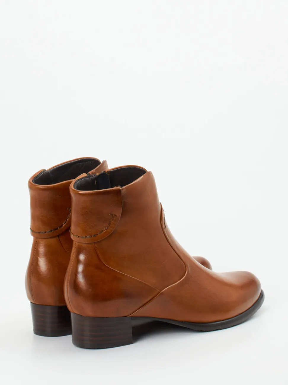 Ginger & Glove – Stiefelette aus Kalbleder cognacbraun