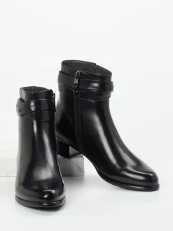 Ginger & Glove – Stiefeletten aus Lammleder Schwarz