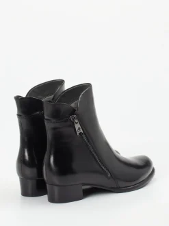Ginger & Glove – Stiefelette aus Lammleder schwarz