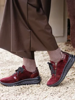 Hartjes – Komfort-Sneaker aus Veloursleder bordeaux