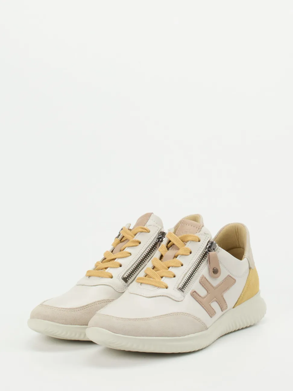 Hartjes – Sneaker aus Kalbleder in Soft-Neutrals