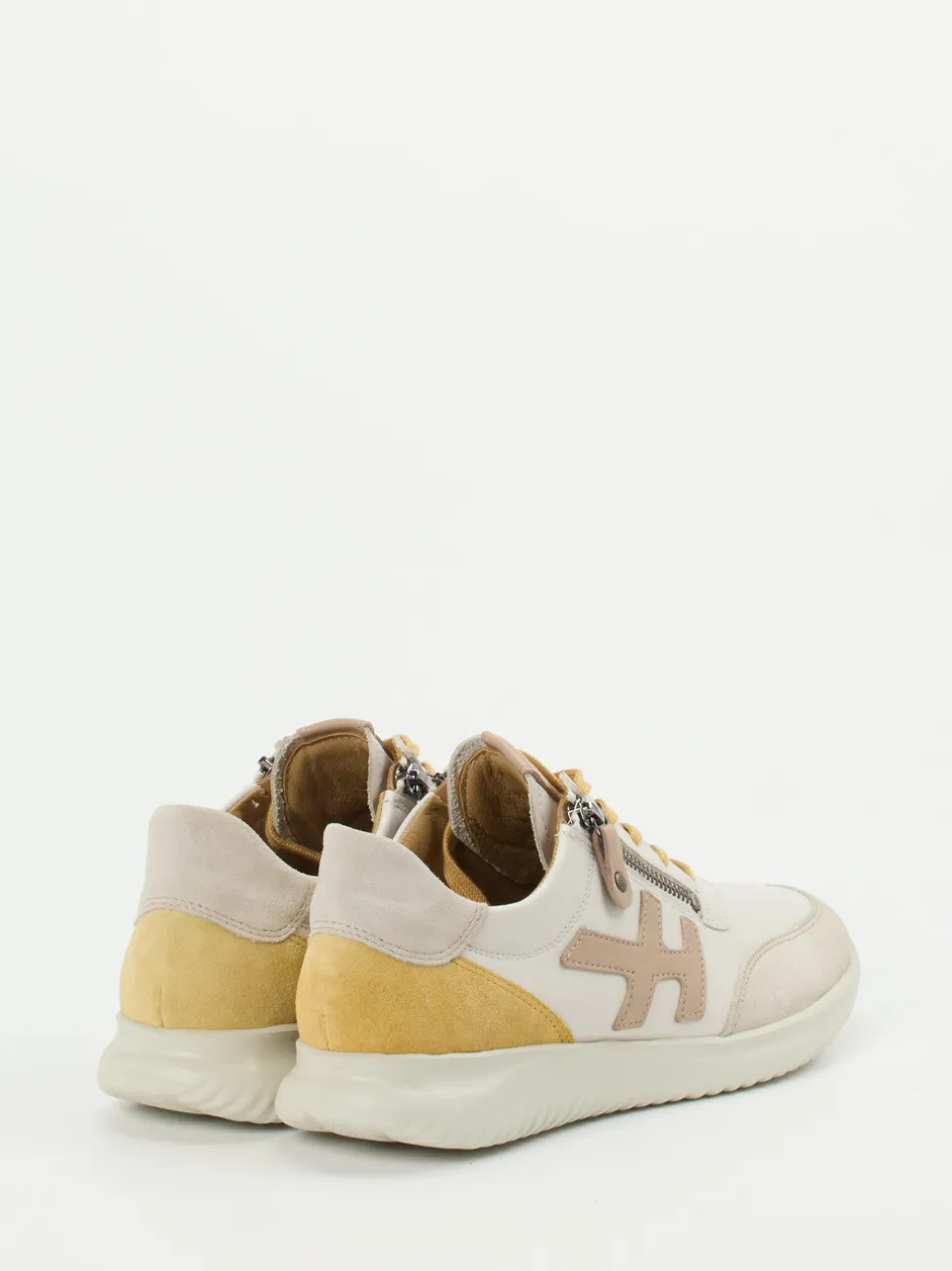 Hartjes – Sneaker aus Kalbleder in Soft-Neutrals