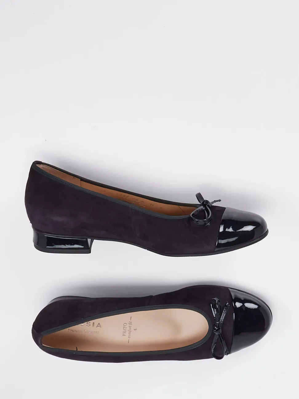 Hassia – Ballerinas aus Veloursleder mit Lackkappe