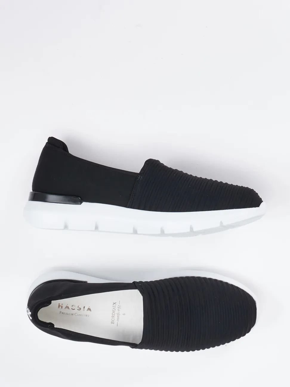 Hassia – Slipper aus Textil in Schwarz