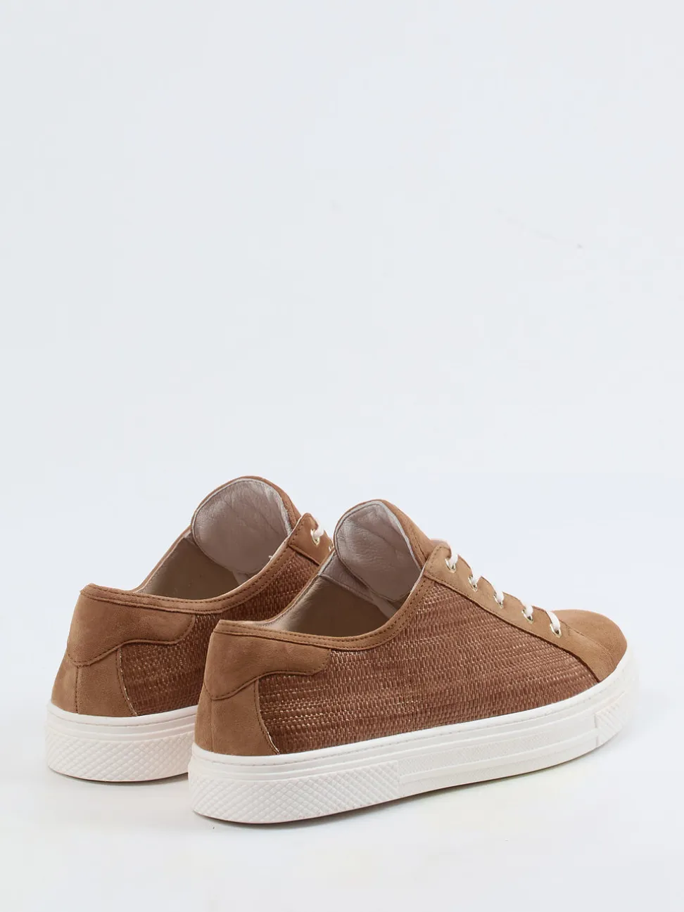 Hassia – Sneaker aus Veloursleder cognacfarben