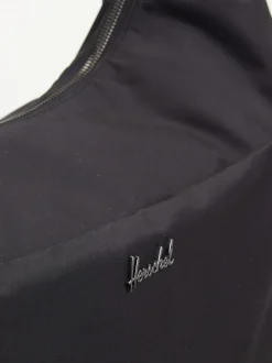 Herschel – Hobo Bag aus Textil in Schwarz