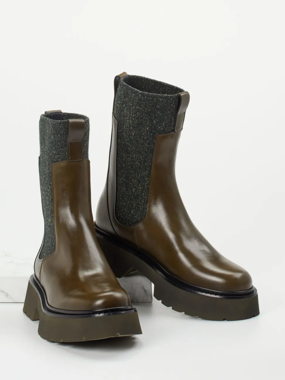 Homers – Chelsea Boots aus Kalbleder in Olivgrün