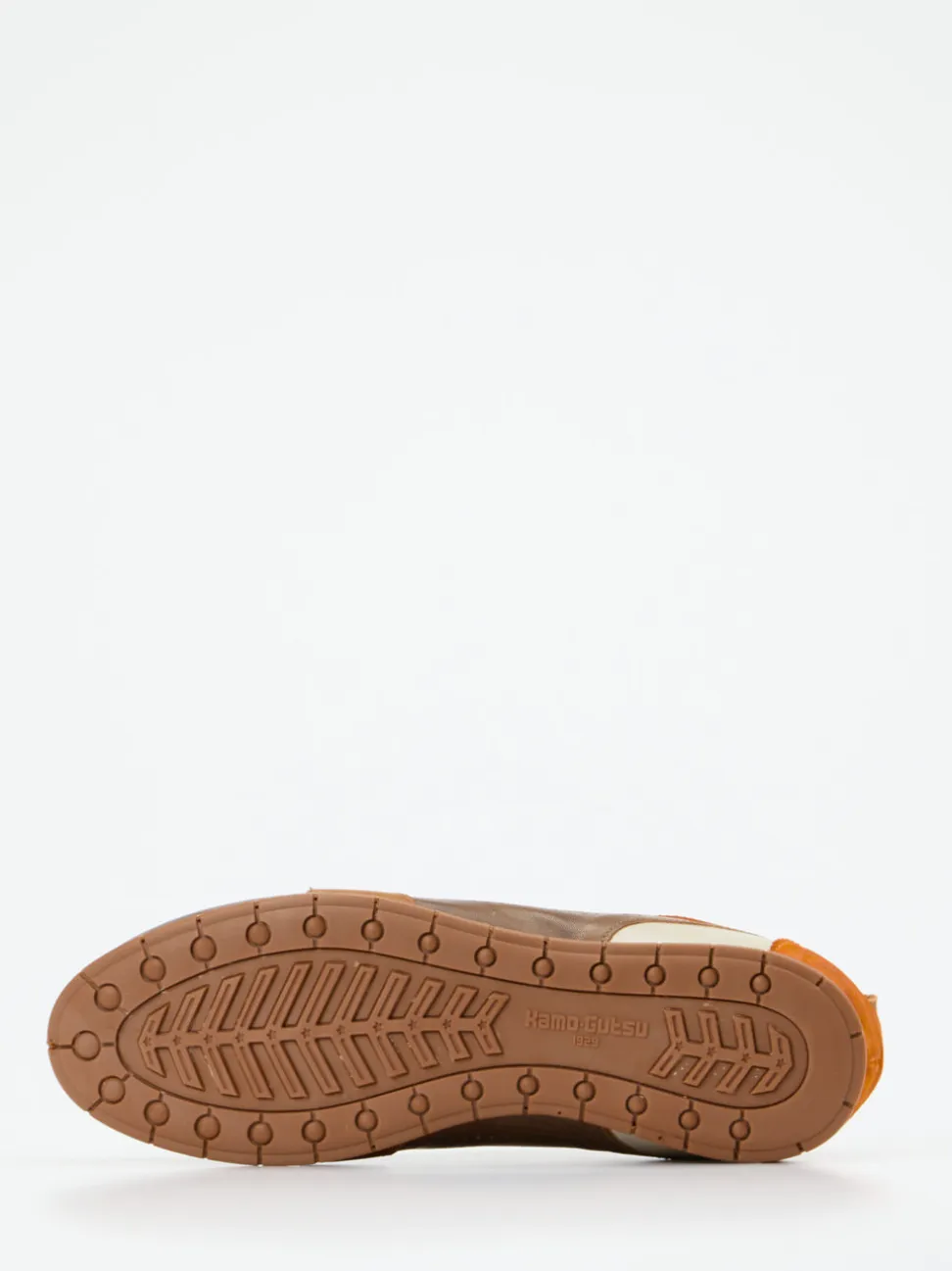 Kamo Gutsu – Sneaker aus Kalbleder in Braun-Orange