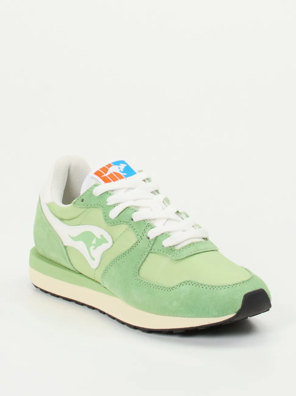 Kangaroos – Retro-Sneaker aus Veloursleder Pistaziengrün